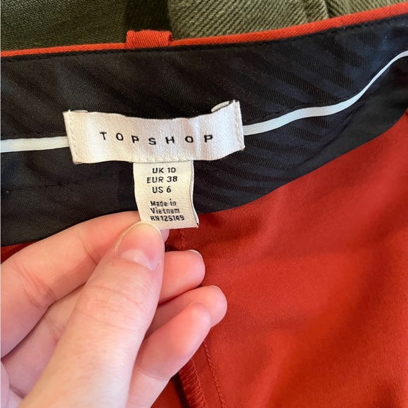 Topshop Straight Leg Pleated Trouser Pants in Burnt Orange - Picture 6 of 6